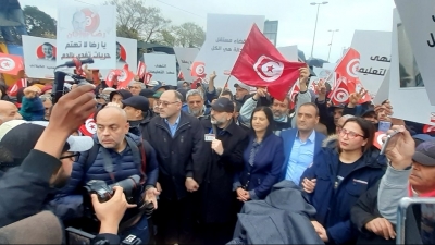حركة النهضة ومواطنون ضد الانقلاب ينظمان مسيرة من باب سعدون في اتجاه باردو