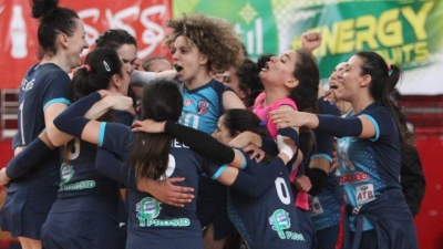 النادي النسائي بقرطاج يفوز ببطولة تونس للكرة الطائرة(صور مختار هميمة)