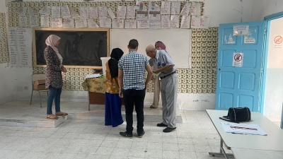 القيروان: انطلاق عملية التصويت على الاستفتاء بمركز الاقتراع مدرسة حي النصر