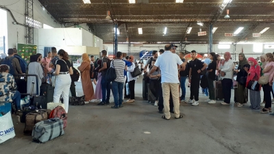محطة المنصف باي: حركية في صفوف المسافرين يوم قبل عيد الأضحى (صور)