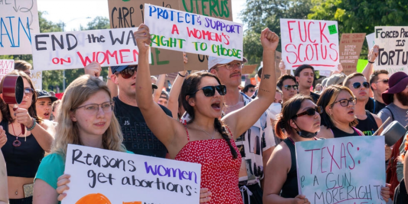  الولايات المتحدة: تواصل الاحتجاجات تنديدا بقرار إلغاء الحق في الإجهاض
