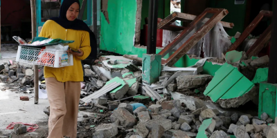  زلزال بقوة 6.1 درجة في إندونيسيا 