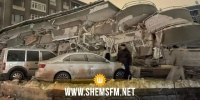 Plus de mille morts après un violent séisme en Turquie