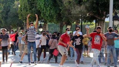 مواجهات بين الأمن ومحتجين قرب شارع الحبيب بورقيبة