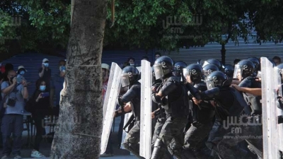 مواجهات بين الأمن ومحتجين قرب شارع الحبيب بورقيبة