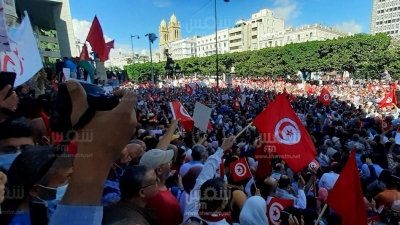 انطلاق مسيرة مناهضة لقرارات رئيس الجمهورية قيس سعيد (صور سيف الطرابلسي)