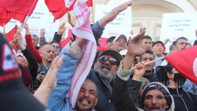 وقفة إحتجاجية في شارع الحبيب بورقيبة لحركة النهضة و'مواطنون ضد الإنقلاب'