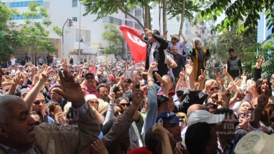 الدستوري الحر: تعليق إضراب الجوع والدخول في اعتصام أمام مقر إتحاد علماء المسلمين‎‎ (صور صالح الحبيبي)