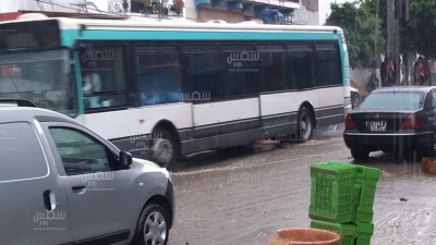 باجة: امطار رعدية غزيرة والمياه تغمر الشوارع