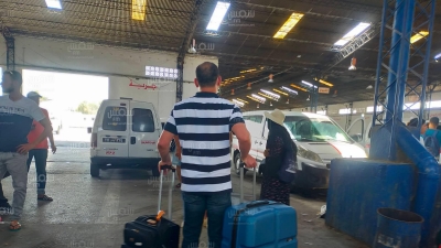 Affluence des voyageurs à la station Moncef Bey, à la veille d'Aid al Adh-ha