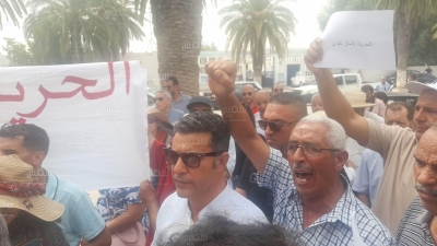 جندوبة : وقفة احتجاجية للجامعة الوطنية للبلديات للمطالبة بإطلاق سراح رئيسة بلدية طبرقة.