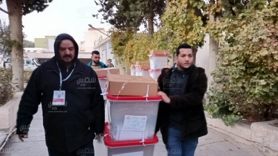 القصرين : إنطلاق توزيع المواد الانتخابية على مراكز الإقتراع