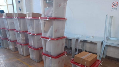 باجة: إنطلاق توزيع صناديق الاقتراع نحو المراكز الإنتخابية (صور)