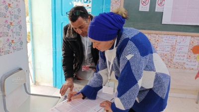 القصرين : إنطلاق فرز الأصوات في مركز الإقتراع ذو التوقيت الإستثنائي المدرسة الإبتدائية المنقار بسفح جبل الشعانبي