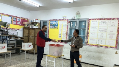 صور لسير العملية الانتخابية بمركز الاقتراع المدرسة الابتدائية الأمل حمام الشط 