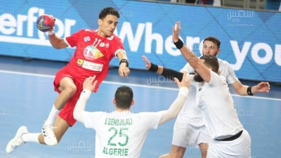 كرة اليد : تونس تفوز على الجزائر (صور مختار هميمة)