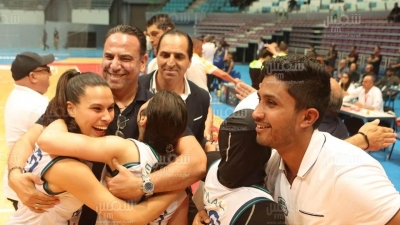 كرة السلة سيدات: شبيبة المنازه تفوز بكأس تونس (صور مختار هميمة)